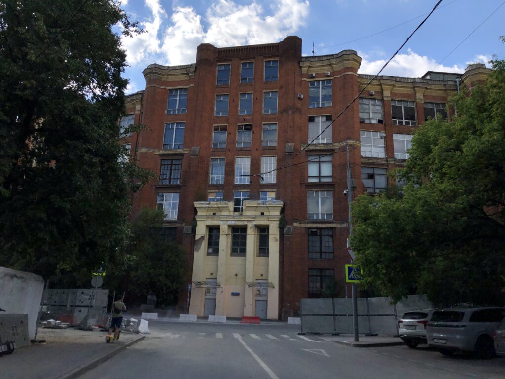 Готический замок над Яузой: история Электрозавода, которую Москва рискует потерять навсегда